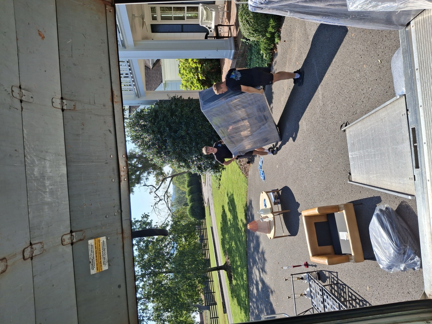 White Glove Delivery and Installation Logistics for Nashville's Interior Designers and Design Studios